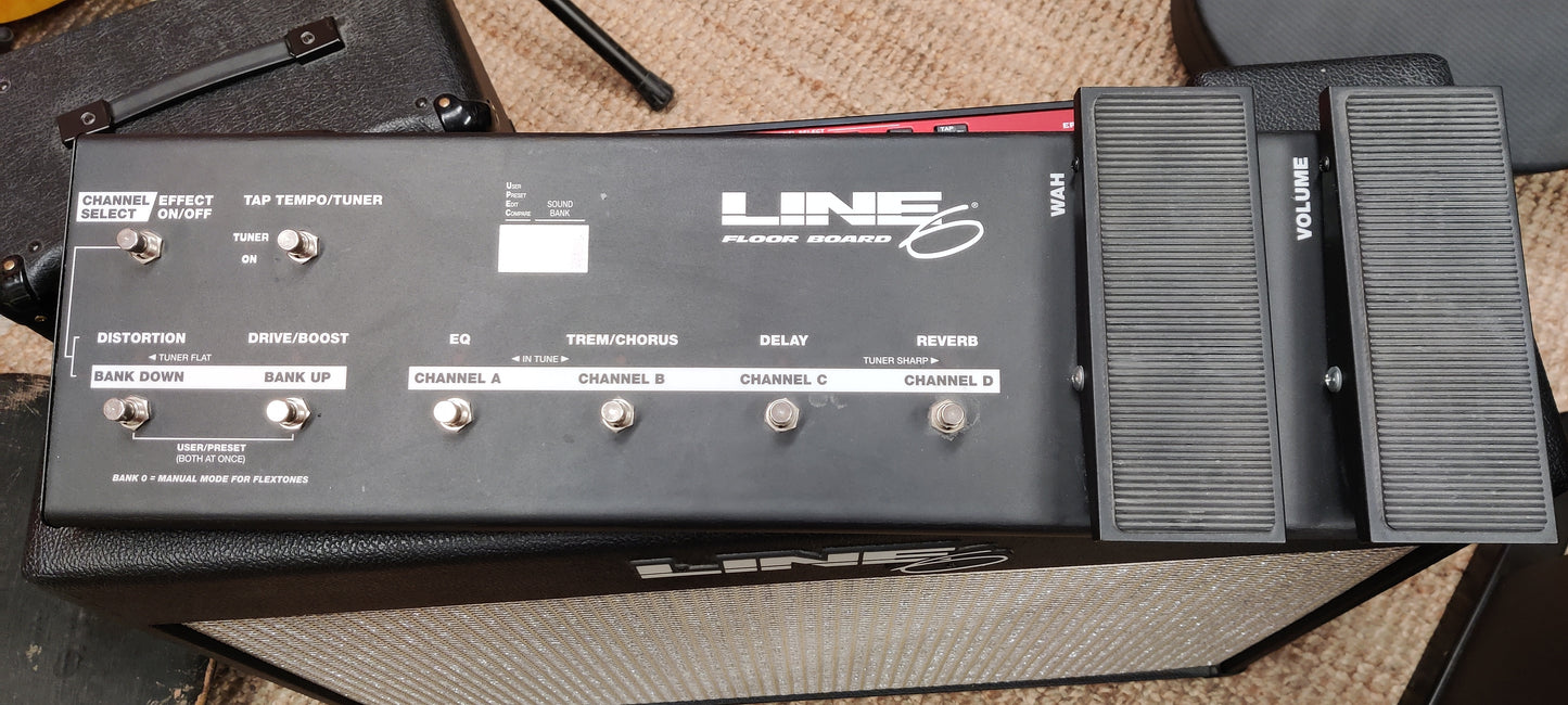 Line 6 Flextone 2, 2 x 12", 100W with floor board (used)